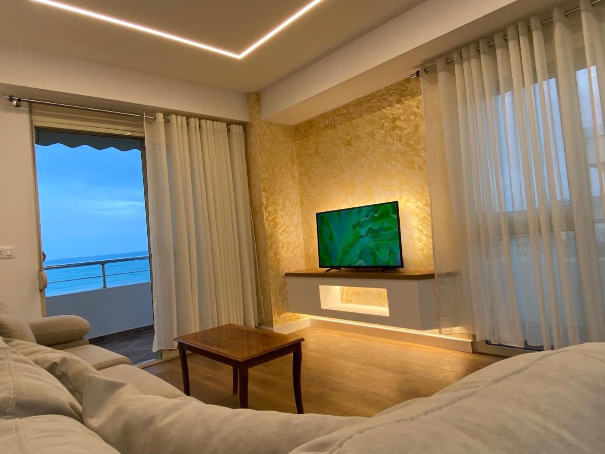 The Blue Pearl Apartment 2 Durrës Buitenkant foto